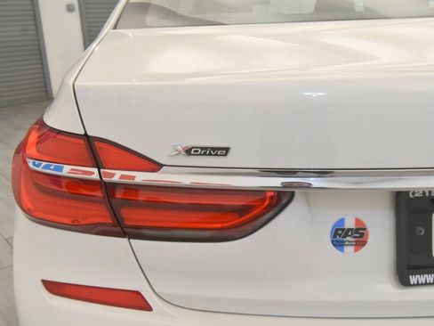 Used 2018 BMW 750i xDrive image 35