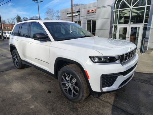 New 2026 Jeep Grand Cherokee Limited AWD/4WD image 2