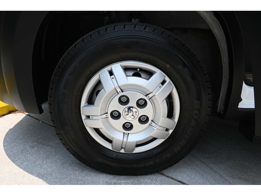 Used 2022 RAM ProMaster 2500 w/ Convenience Group FWD image 12