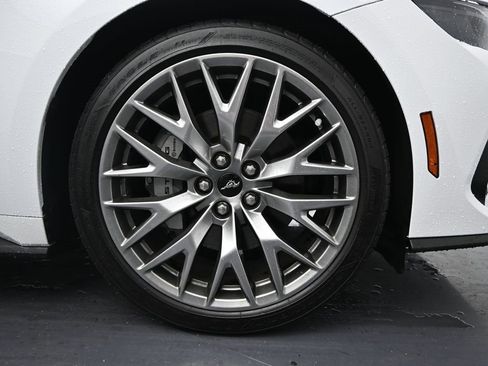 Used 2025 Ford Mustang GT Premium image 6