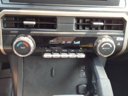 Used 2024 Toyota Tacoma SR AWD/4WD image 18