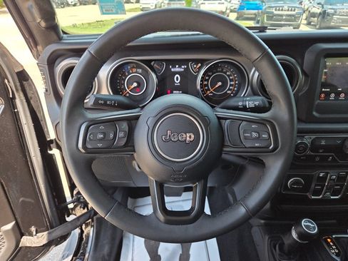 Used 2023 Jeep Gladiator Sport AWD/4WD image 30