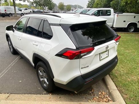 Used 2022 Toyota RAV4 XLE FWD image 29