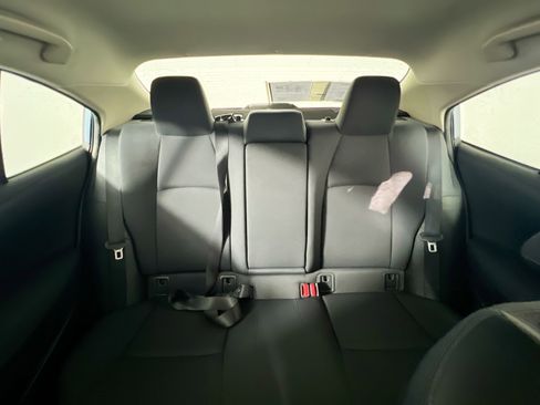 Used 2022 Toyota Corolla LE image 32