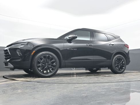 New 2026 Chevrolet Blazer LT w/ Sound & Technology Package FWD image 27