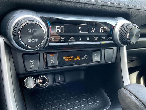 Used 2021 Toyota RAV4 XLE w/ Convenience Package AWD/4WD image 14