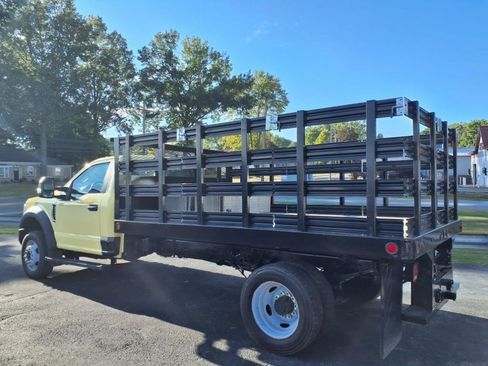 Used 2019 Ford F550 2WD Regular Cab Super Duty image 3