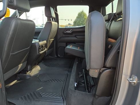 Used 2024 GMC Sierra 1500 AT4 w/ AT4 Premium Package AWD/4WD image 32