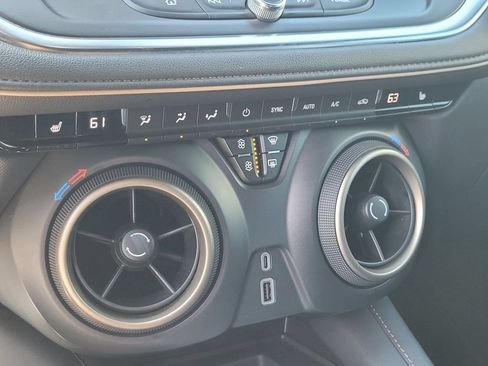 Used 2024 Chevrolet Blazer Premier FWD image 19