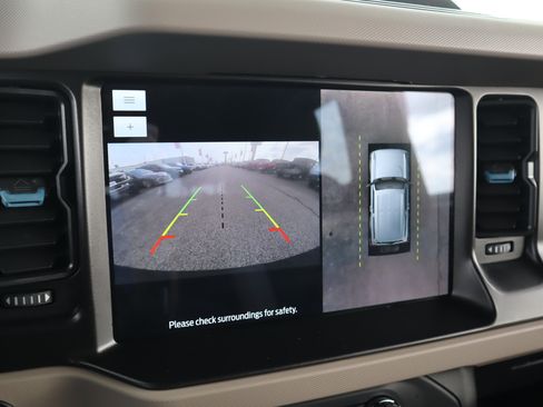 Used 2023 Ford Bronco Wildtrak image 27