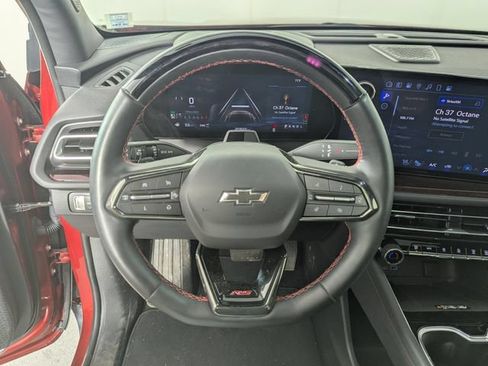Used 2024 Chevrolet Traverse RS AWD/4WD image 13