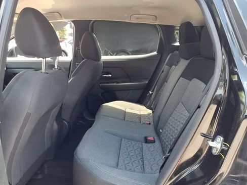 Used 2025 Nissan Kicks SV FWD image 5