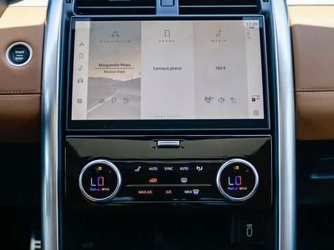 New 2026 Land Rover Discovery Limited Edition AWD/4WD image 13