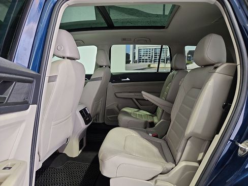 Used 2023 Volkswagen Atlas SEL Premium AWD/4WD image 10