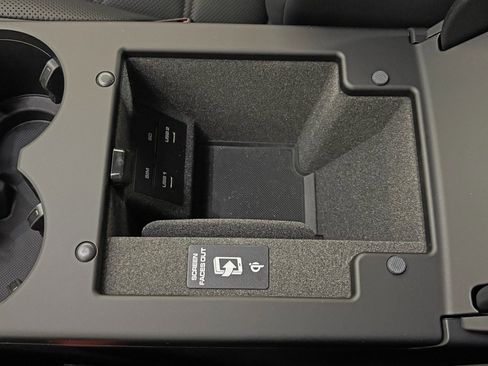 New 2026 Porsche Macan S image 31