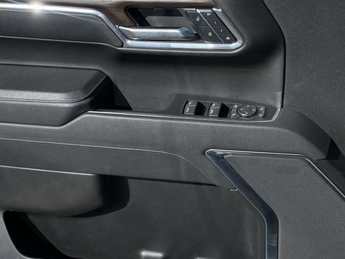 Certified 2025 GMC Sierra 1500 SLT image 21