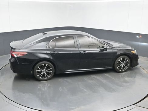 Used 2019 Toyota Camry SE FWD image 37