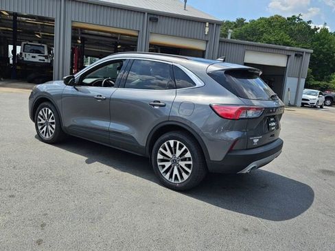 Used 2022 Ford Escape Titanium image 11