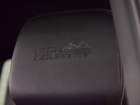 Used 2021 Chevrolet Silverado 2500 High Country w/ Z71 Off-Road Package image 32