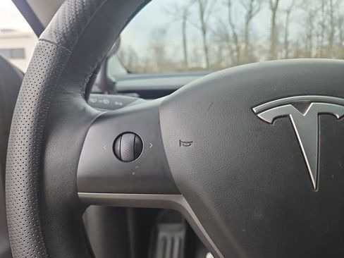 Used 2022 Tesla Model Y Performance AWD/4WD image 27