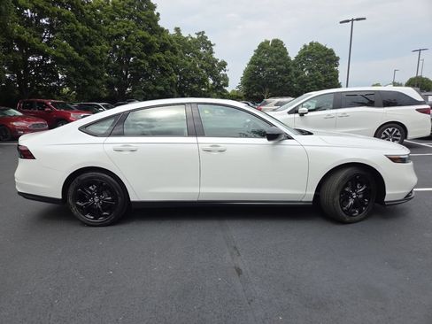 Certified 2025 Honda Accord SE image 21