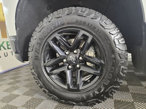 Certified 2021 Chevrolet Silverado 1500 LT Trail Boss w/ Safety Package AWD/4WD image 33