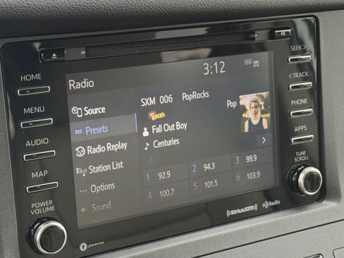Used 2019 Toyota Sienna XLE w/ XLE Navigation Package FWD image 6
