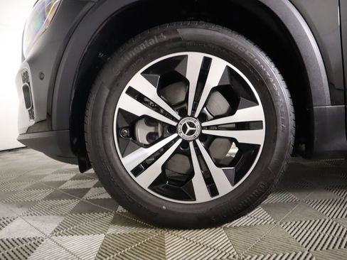 Certified 2025 Mercedes-Benz GLB 250 image 30