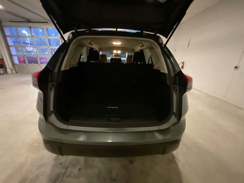 Used 2024 Nissan Rogue S image 22