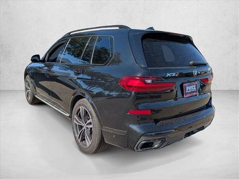 Used 2021 BMW X7 xDrive40i w/ M Sport Package AWD/4WD image 7
