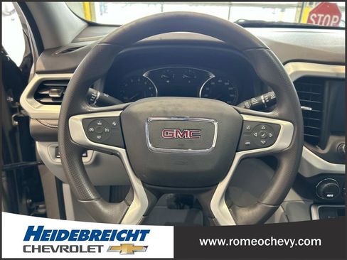 Used 2023 GMC Acadia SLE w/ Driver Convenience Package image 19