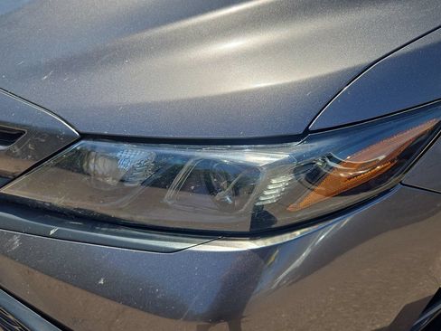 Used 2022 Toyota Camry SE FWD image 17