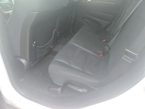 Used 2016 Jeep Grand Cherokee Laredo w/ Quick Order Package 23E image 9