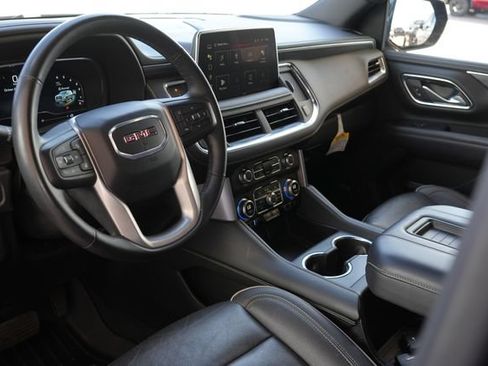 Used 2024 GMC Yukon XL SLT w/ SLT Luxury Package AWD/4WD image 10
