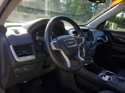 Used 2024 GMC Terrain SLT AWD/4WD image 17
