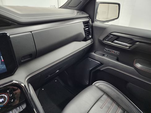Used 2022 GMC Sierra 1500 AT4X image 12