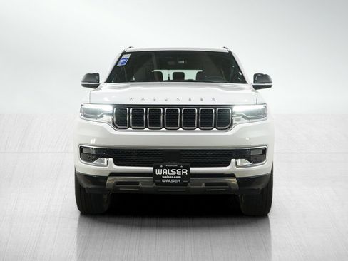 Used 2023 Jeep Wagoneer Series III w/ Preferred Equipment Group AWD/4WD image 8