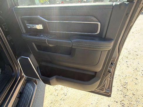 Used 2024 RAM 2500 Laramie w/ Night Edition image 19