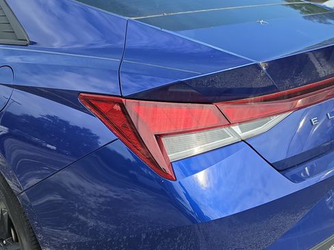 Used 2021 Hyundai Elantra SEL w/ Convenience Package FWD image 10