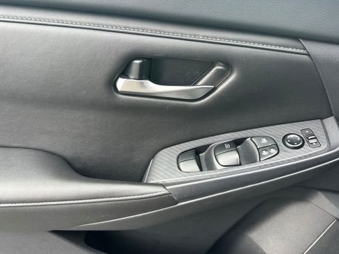 Used 2024 Nissan Sentra SV image 12