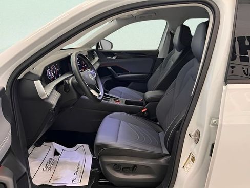 Used 2026 Volkswagen Tiguan SE AWD/4WD image 15