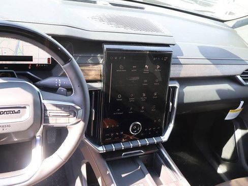 New 2026 GMC Acadia Denali Ultimate AWD/4WD image 28