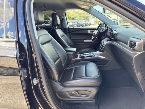 Used 2023 Ford Explorer XLT w/ Equipment Group 202A image 22