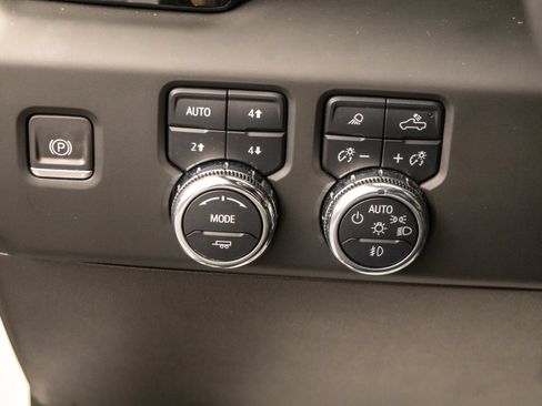 Used 2023 GMC Sierra 1500 AT4 w/ AT4 Premium Package AWD/4WD image 18