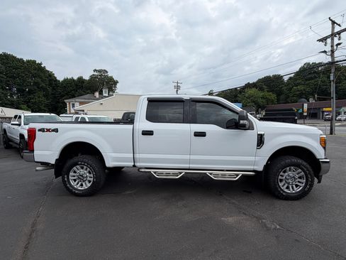 Used 2017 Ford F250 XLT AWD/4WD image 7