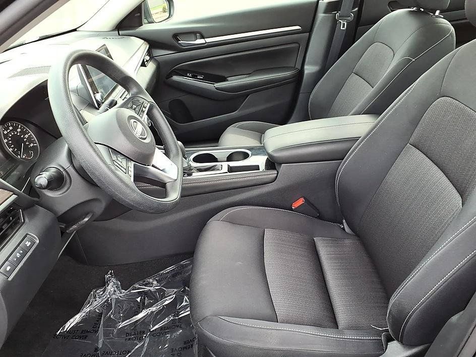 Used 2023 Nissan Altima 2.5 SV FWD image 14