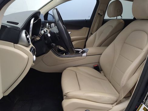 Used 2019 Mercedes-Benz GLC 300 4MATIC image 17