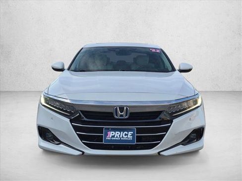 Used 2022 Honda Accord Touring image 2