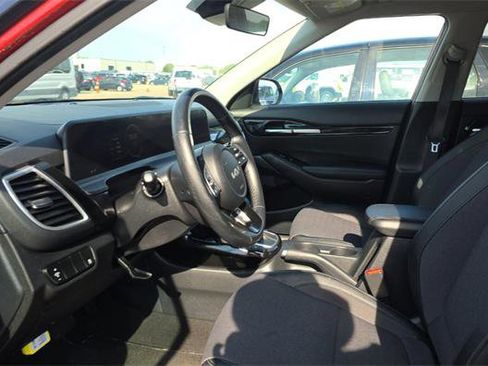 Used 2024 Kia Seltos X-Line AWD/4WD image 7