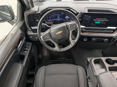 Used 2023 Chevrolet Silverado 1500 LT AWD/4WD image 14